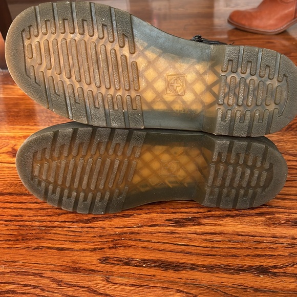 Doc Martens black zipper 1460 boots, EUC US Men’s 6 or women’s 7 - Picture 5 of 6